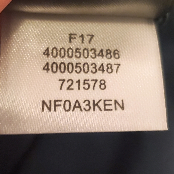 The north face Tamburello Insulated Ski Jacket in Navy. - Picture 6 of 8